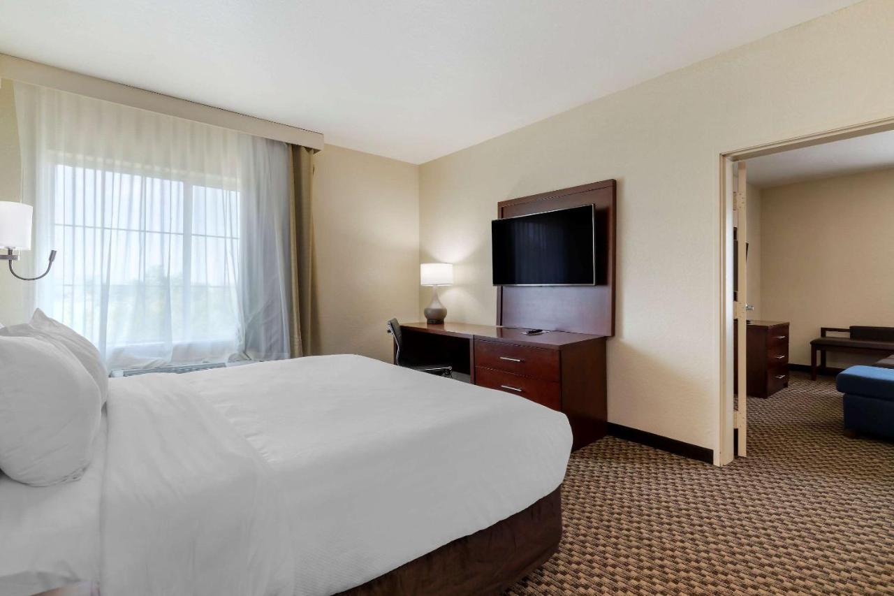 Comfort Inn & Suites Near Six Flags & Medical Center San Antonio Exteriér fotografie