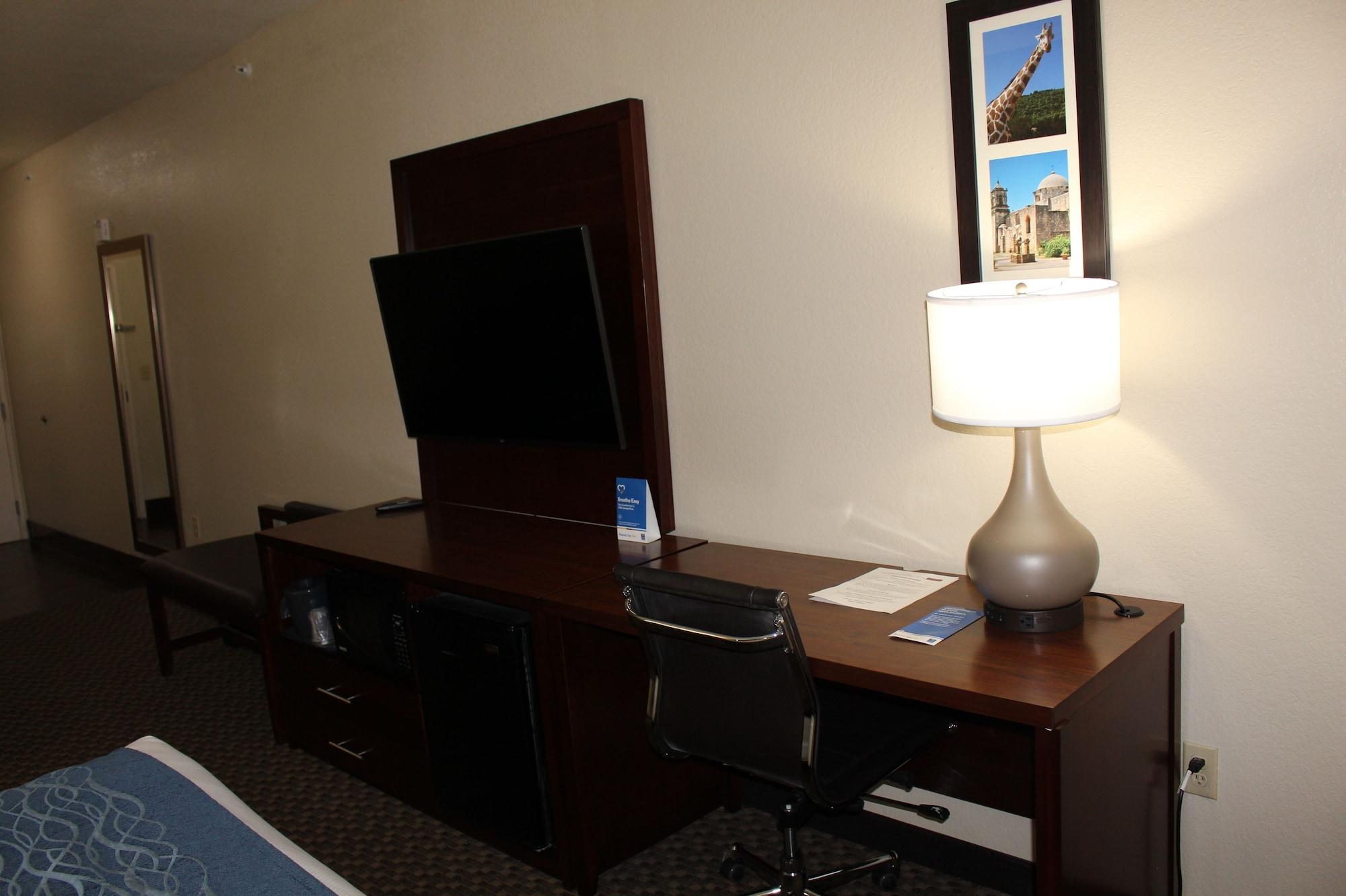Comfort Inn & Suites Near Six Flags & Medical Center San Antonio Exteriér fotografie