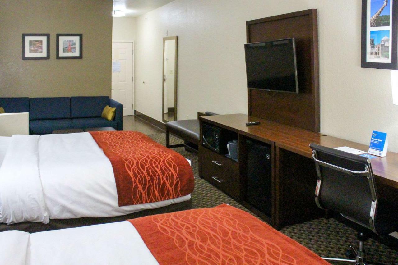 Comfort Inn & Suites Near Six Flags & Medical Center San Antonio Exteriér fotografie