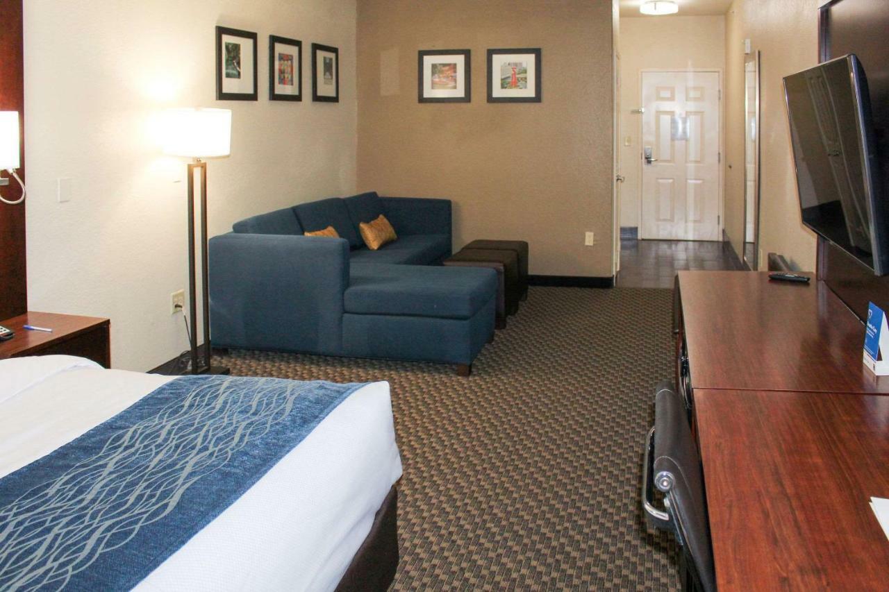 Comfort Inn & Suites Near Six Flags & Medical Center San Antonio Exteriér fotografie